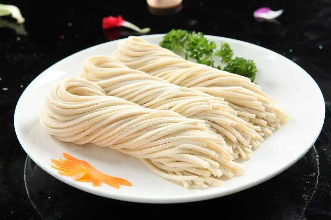 盒裝鮮面條包裝機，鎖鮮每一份美味