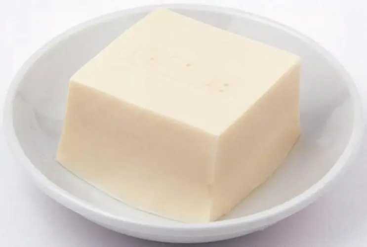 探索自動(dòng)豆腐盒包裝機(jī)的無(wú)限可能，讓豆腐產(chǎn)業(yè)走向新的高度