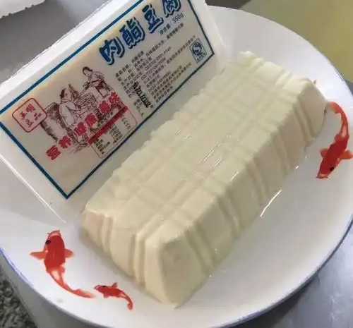 智能包裝新篇章：全自動(dòng)內(nèi)酯豆腐灌裝封口機(jī)的革命性突破