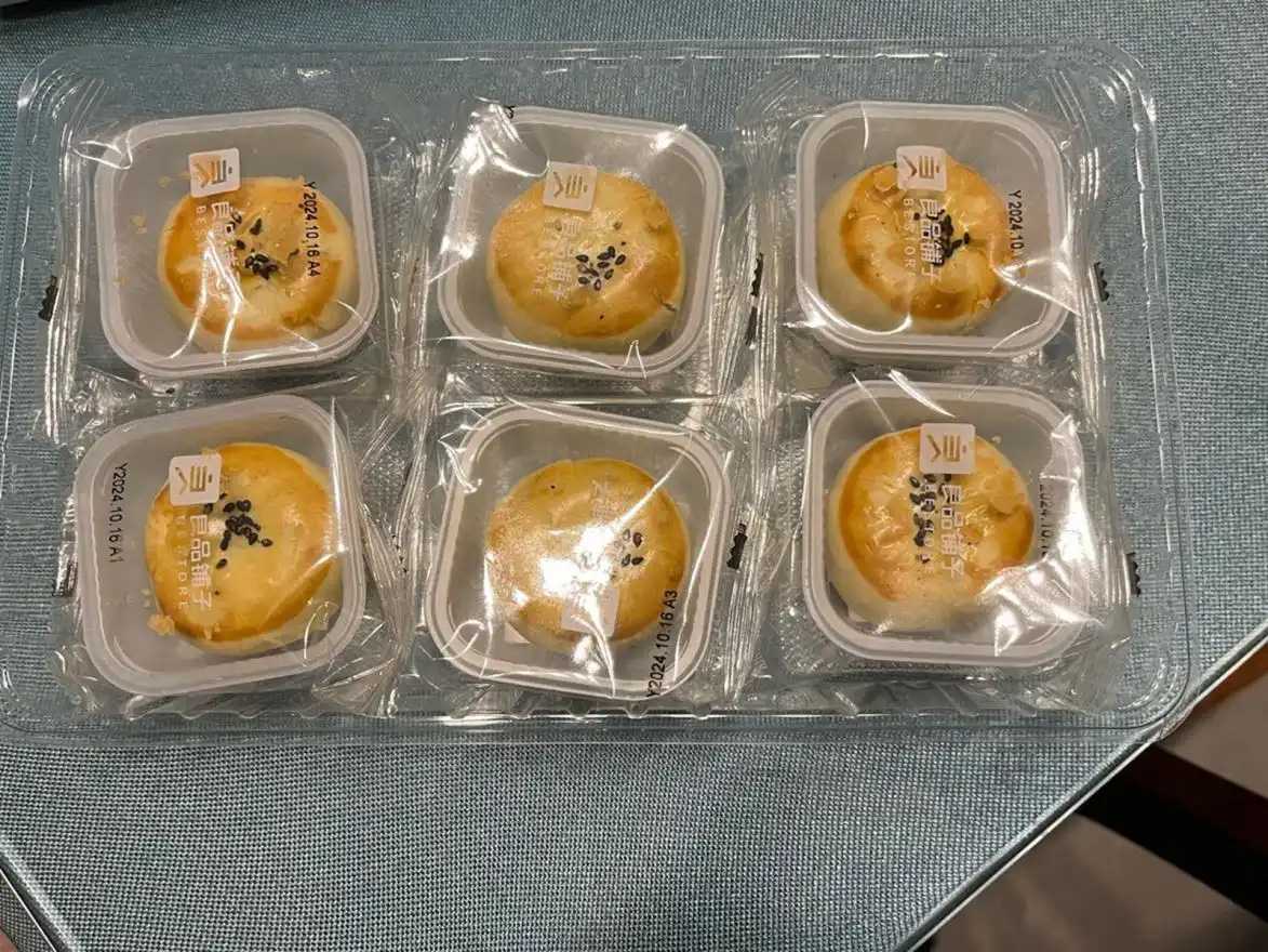 告別人工，擁抱高效：呂工機(jī)械自動(dòng)化解決方案，破解蛋黃酥、月餅量產(chǎn)難題