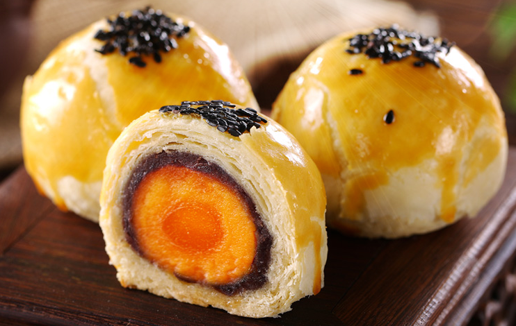 蛋黃酥包裝利器——實現(xiàn)量產(chǎn)的自動化設備