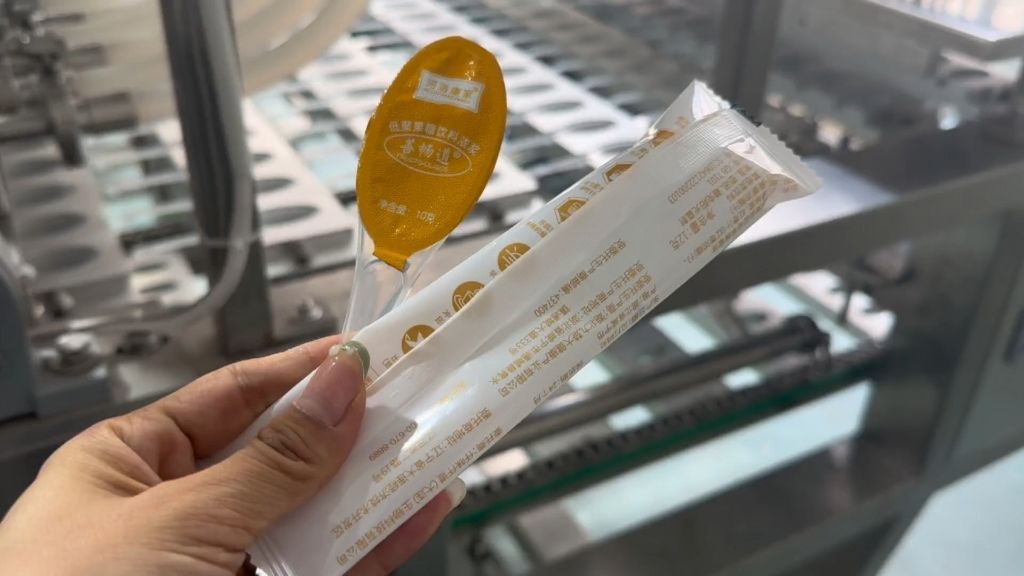 1756192239620853.jpg 勺子蜂蜜01.jpg